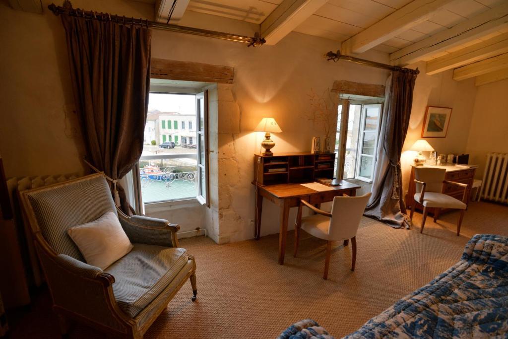 Le Corps De Garde Bed and Breakfast Saint-Martin-de-Ré Værelse billede