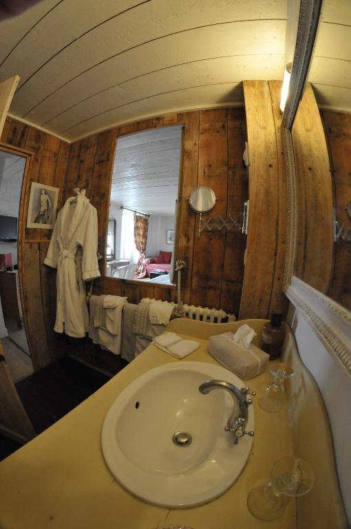 Le Corps De Garde Bed and Breakfast Saint-Martin-de-Ré Værelse billede