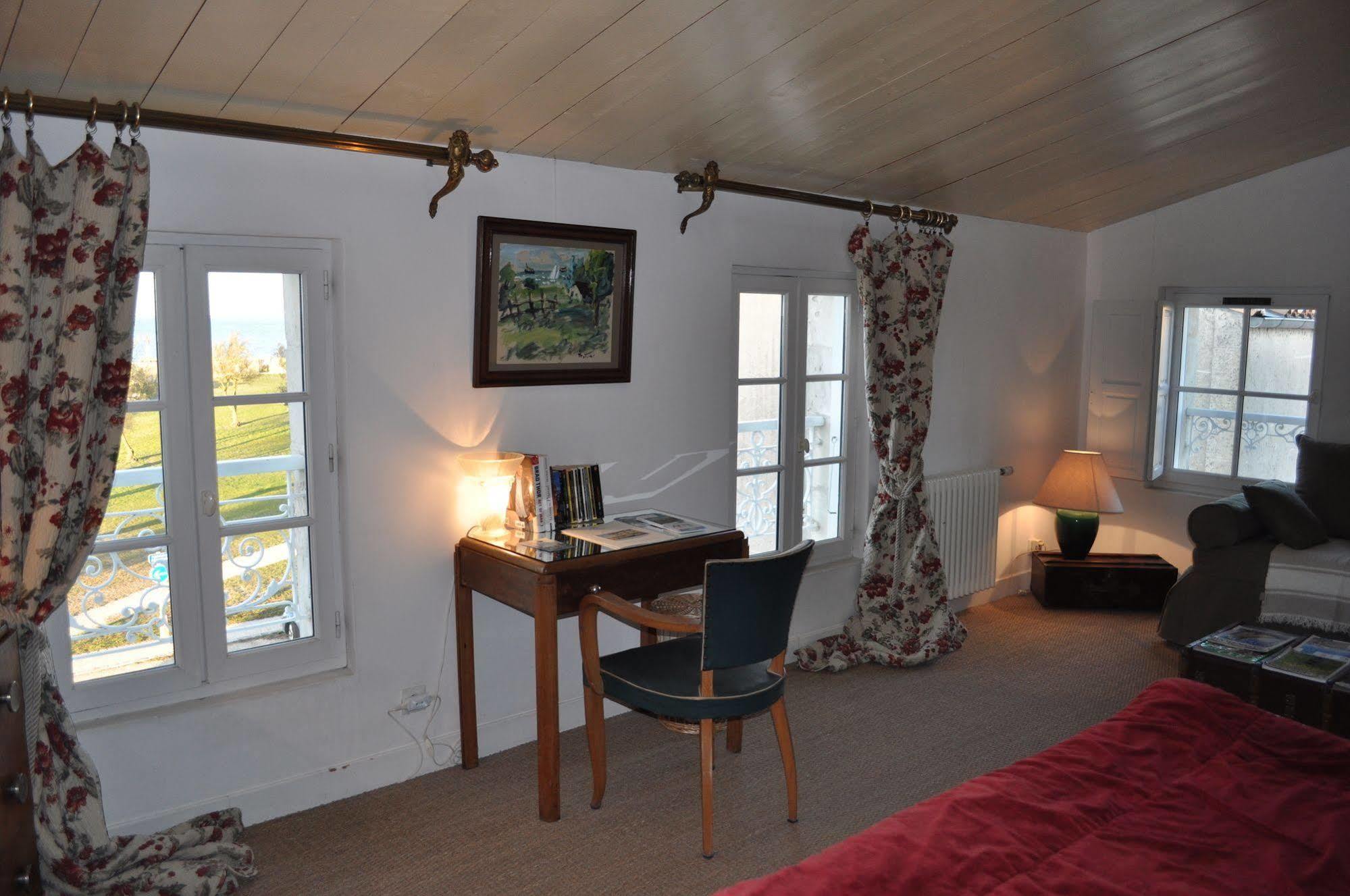 Le Corps De Garde Bed and Breakfast Saint-Martin-de-Ré Eksteriør billede